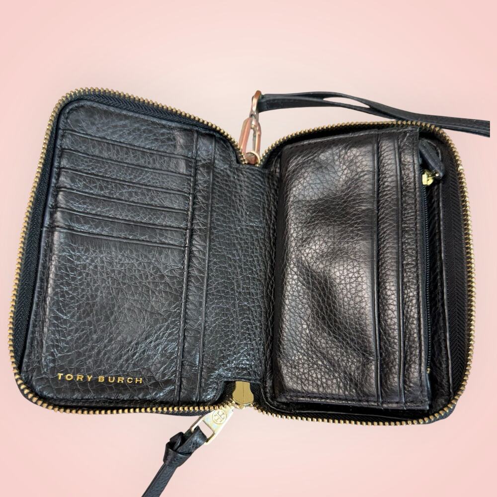 Tory Burch Black Leather Wristlet Wallet Embossed Logo Zip Bi Fold Card Holder - Picture 6 of 9